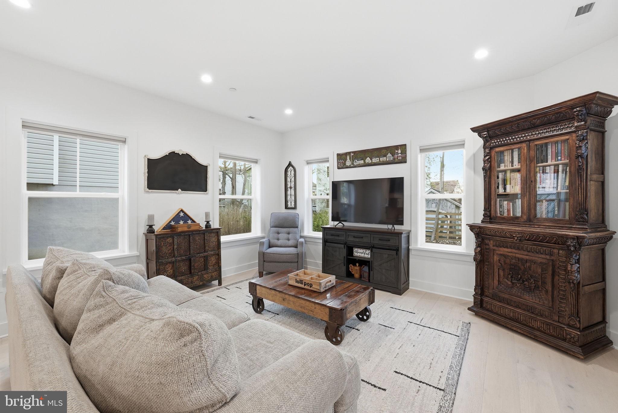 1422 Howard Road Annapolis, MD 21403 - Photo 12 of 61