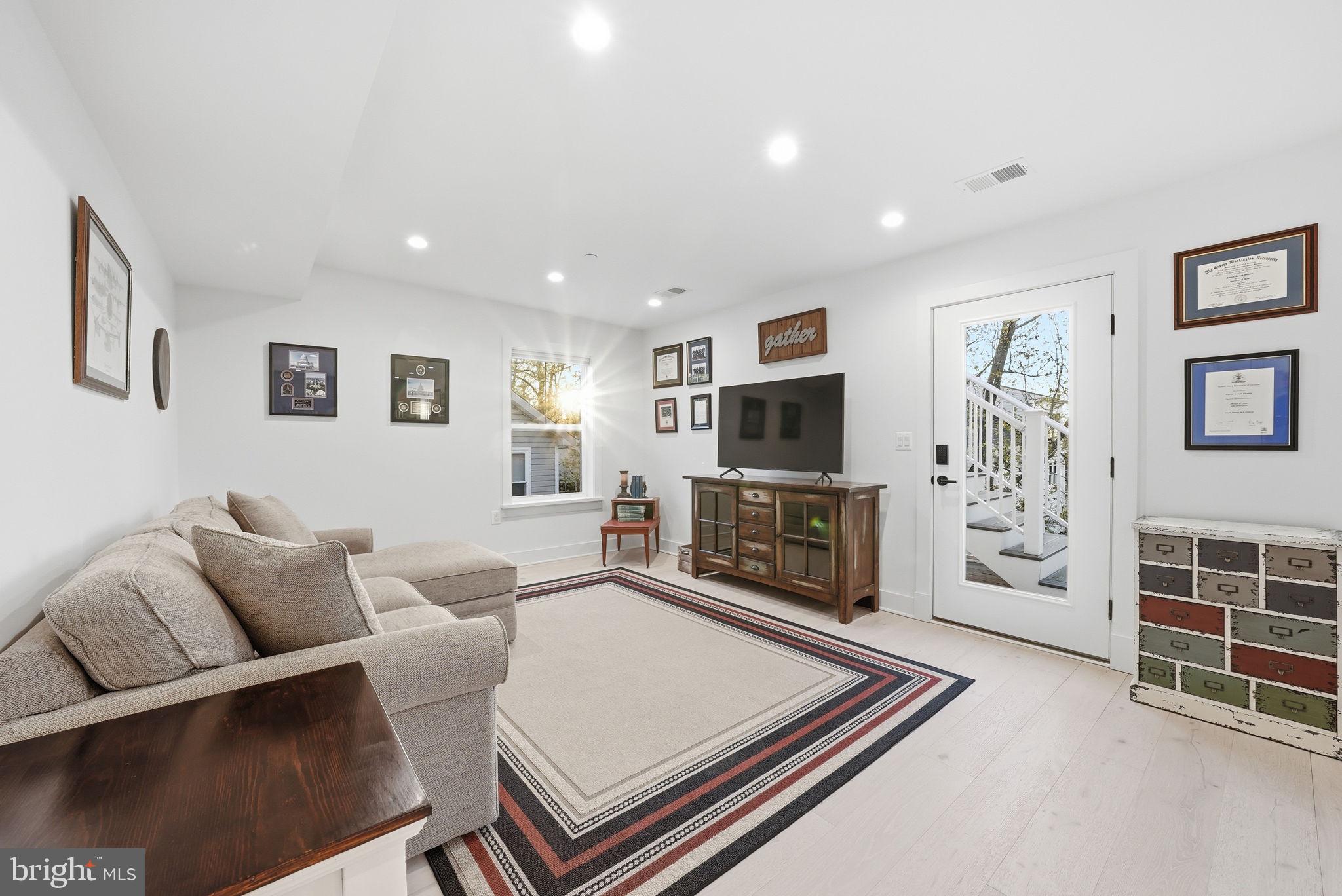 1422 Howard Road Annapolis, MD 21403 - Photo 41 of 61