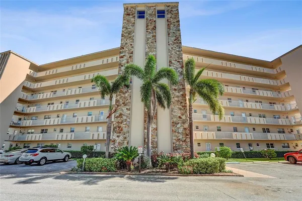 $1,675 | 4040 Ironwood Circle, Unit 406F, Bradenton, FL 34209