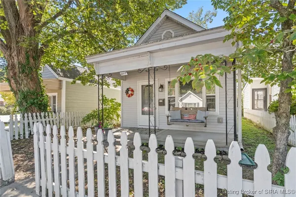 $215,000 | 1207 West Main Street, Madison, IN 47250