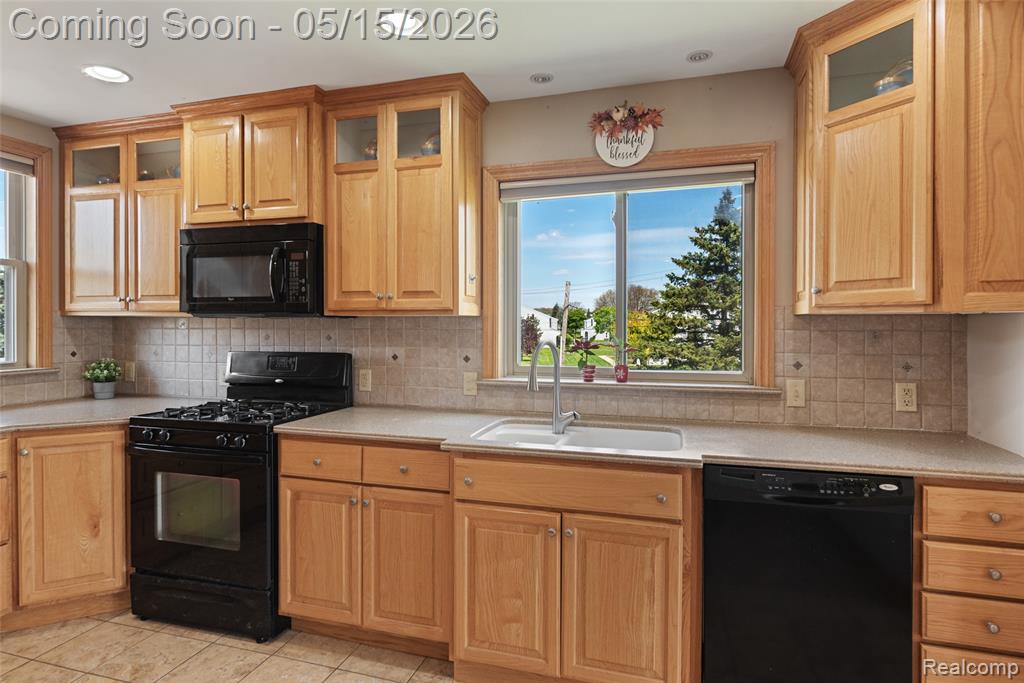 700 Tennyson Rochester Hills, MI 48307 - Photo 12 of 32