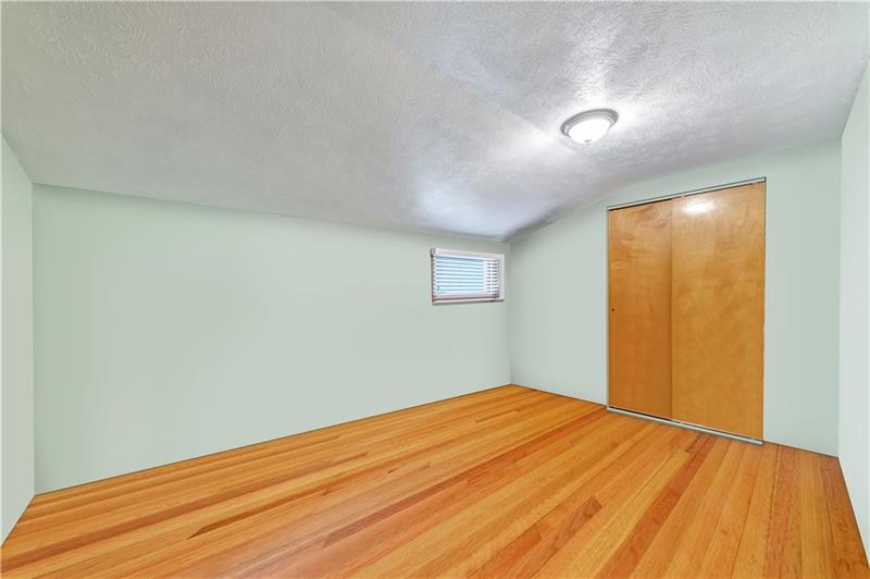 304 Robb Street McKees Rocks, PA 15136 - Photo 17 of 24