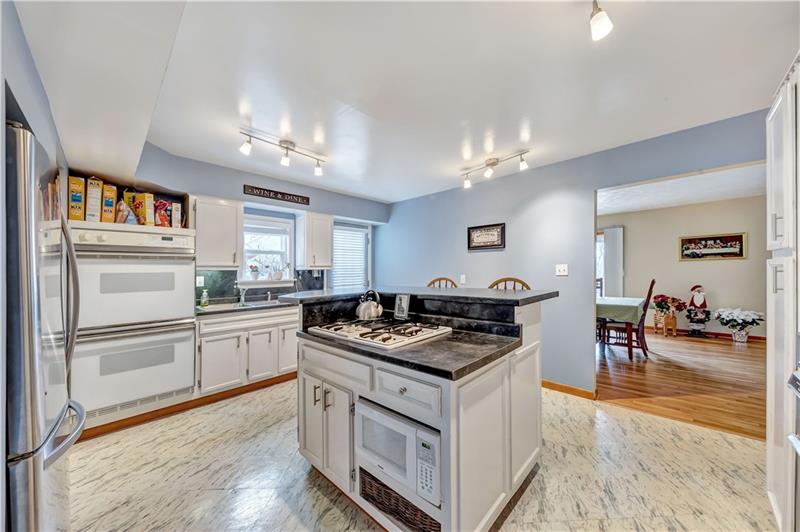 304 Robb Street McKees Rocks, PA 15136 - Photo 6 of 24