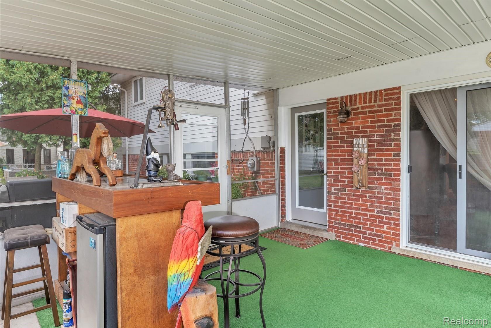 29549 Curtis Road Livonia, MI 48152 - Photo 40 of 46 14-29549 Curtis Rd-WindowStill-Real.jpg