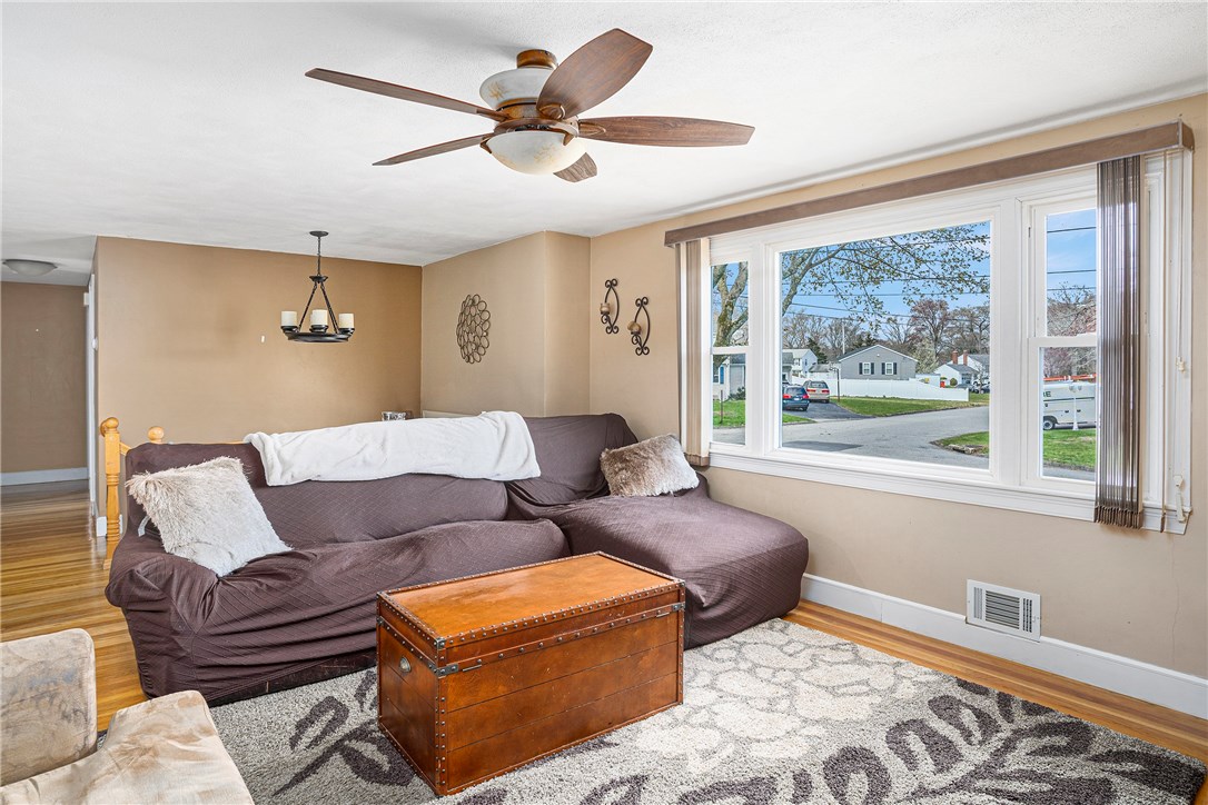 92 Brookwood Road Warwick, RI 02889 - Photo 3 of 39 Gallery Image 3
