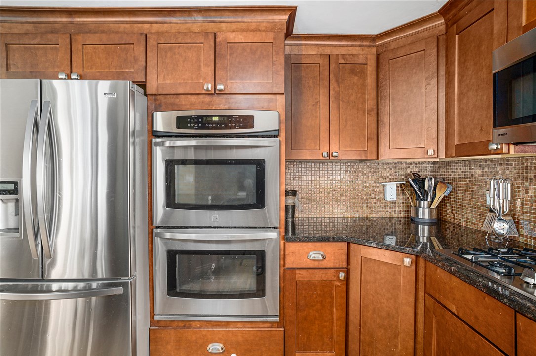 92 Brookwood Road Warwick, RI 02889 - Photo 8 of 39 Gallery Image 8
