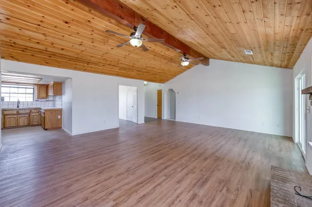 a view of livingroom with hardwood floor