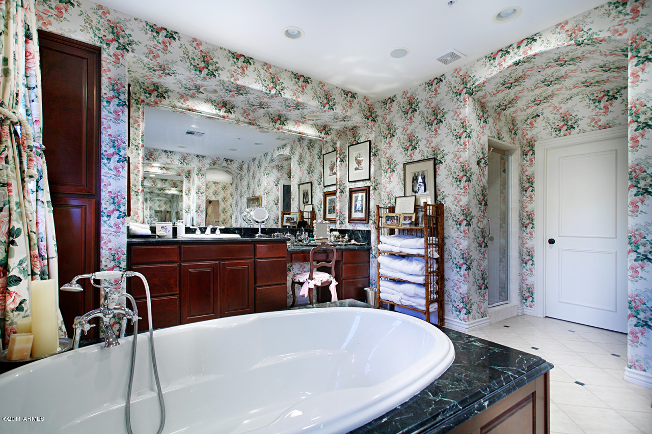 9280 East Mountain Spring Road Scottsdale, AZ 85255 - Photo 18 of 44 Master Bathroom