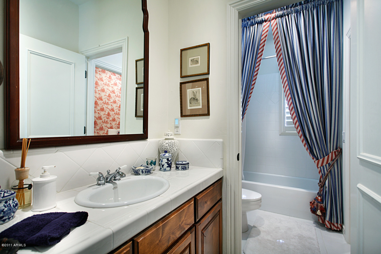 9280 East Mountain Spring Road Scottsdale, AZ 85255 - Photo 20 of 44 Guest Bathroom