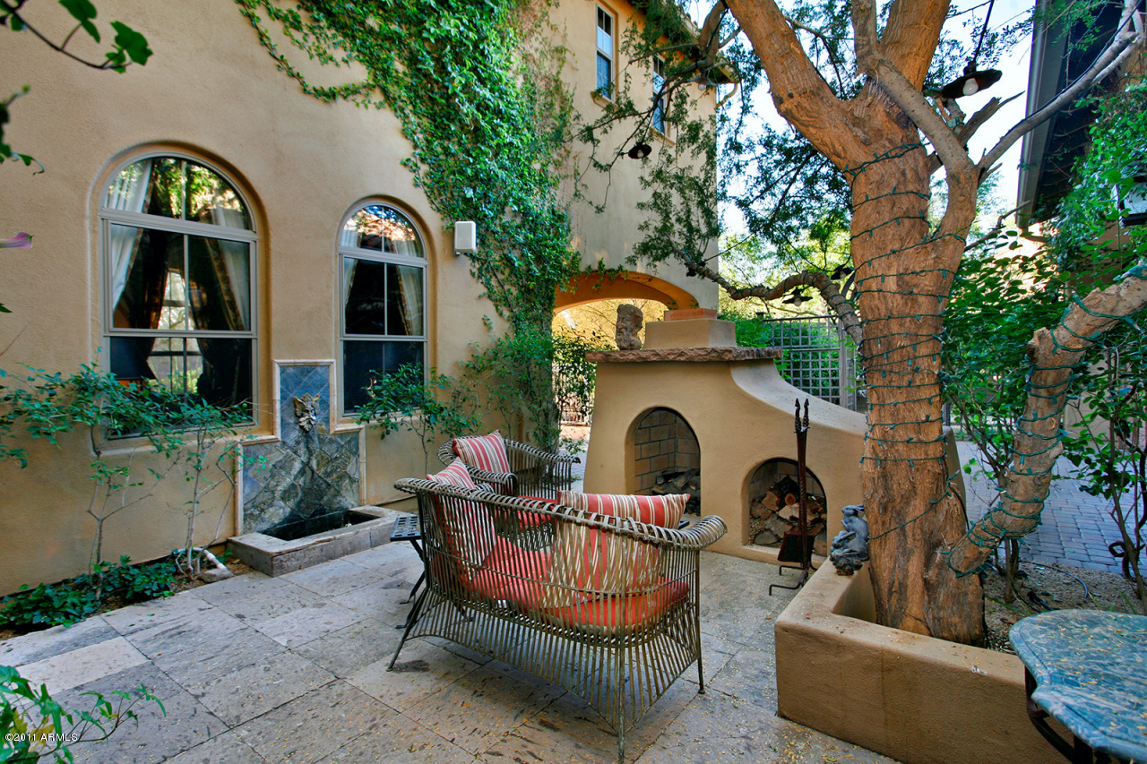 9280 East Mountain Spring Road Scottsdale, AZ 85255 - Photo 9 of 44 Courtyard off of Formal Dining