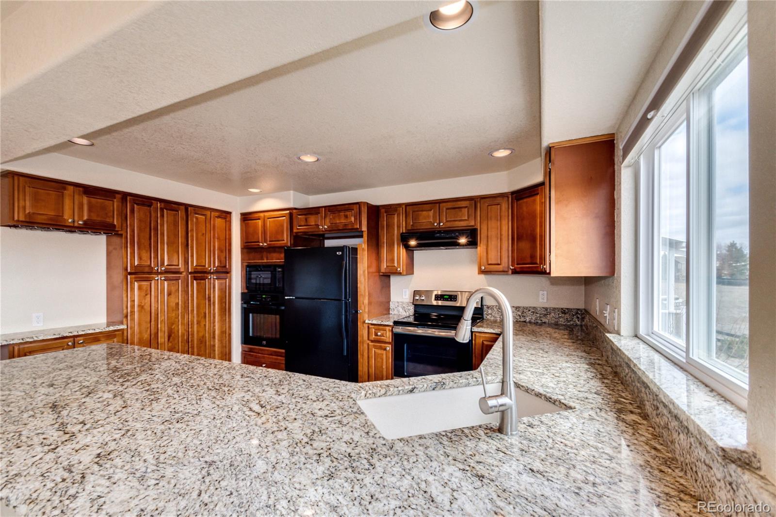 9476 Morning Glory Way Highlands Ranch, CO 80130 - Photo 12 of 33