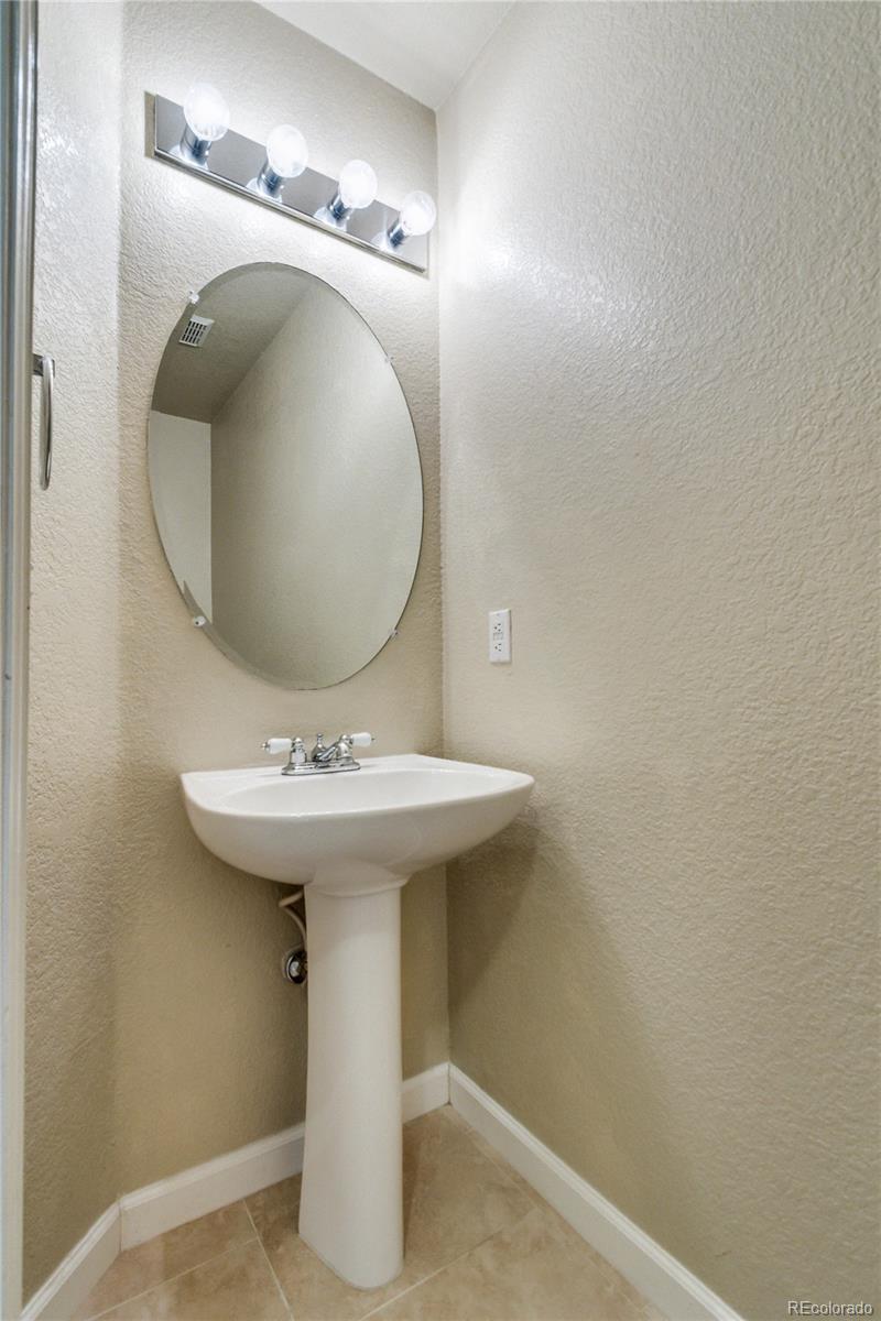 9476 Morning Glory Way Highlands Ranch, CO 80130 - Photo 18 of 33