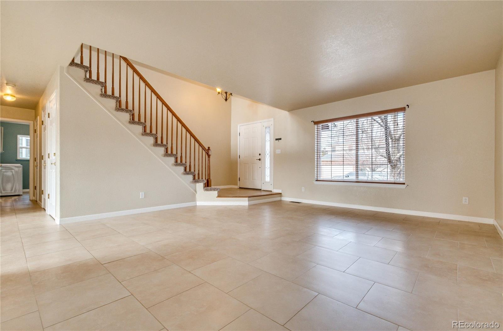 9476 Morning Glory Way Highlands Ranch, CO 80130 - Photo 7 of 33