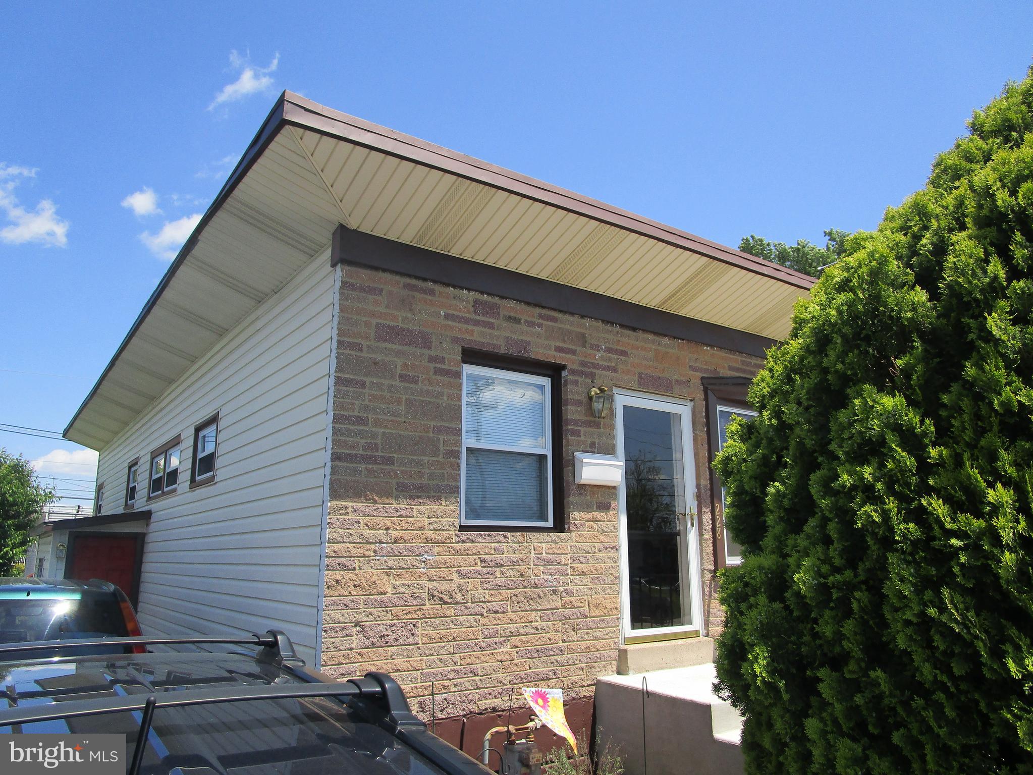 228 Hoffman Road Ridley Park, PA 19078 - Photo 3 of 33 Gallery Image 3