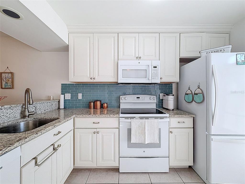 4833 Myrtle Oak Drive, Unit 12 New Port Richey, FL 34653 - Photo 9 of 54