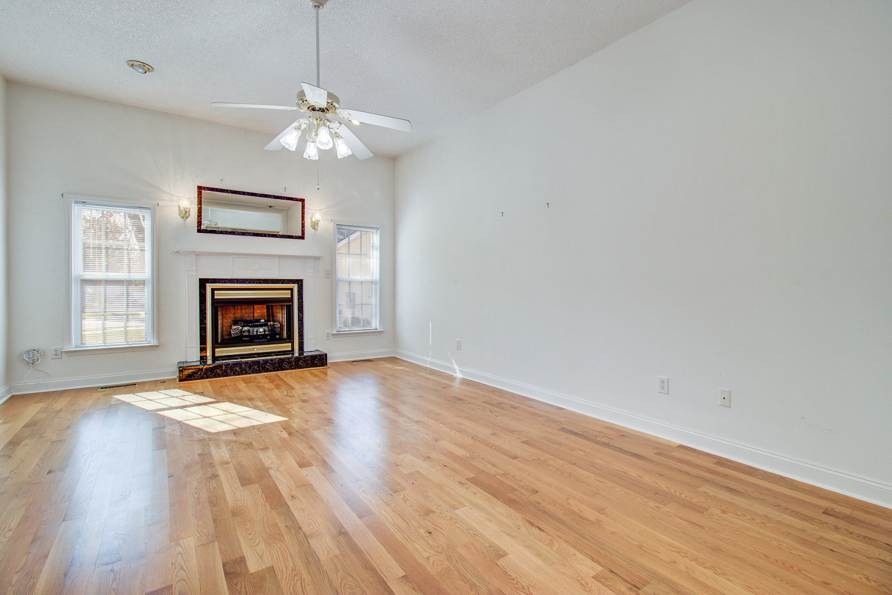 123 Spalding Circle Goose Creek, SC 29445 - Photo 18 of 43 Family/Great Room