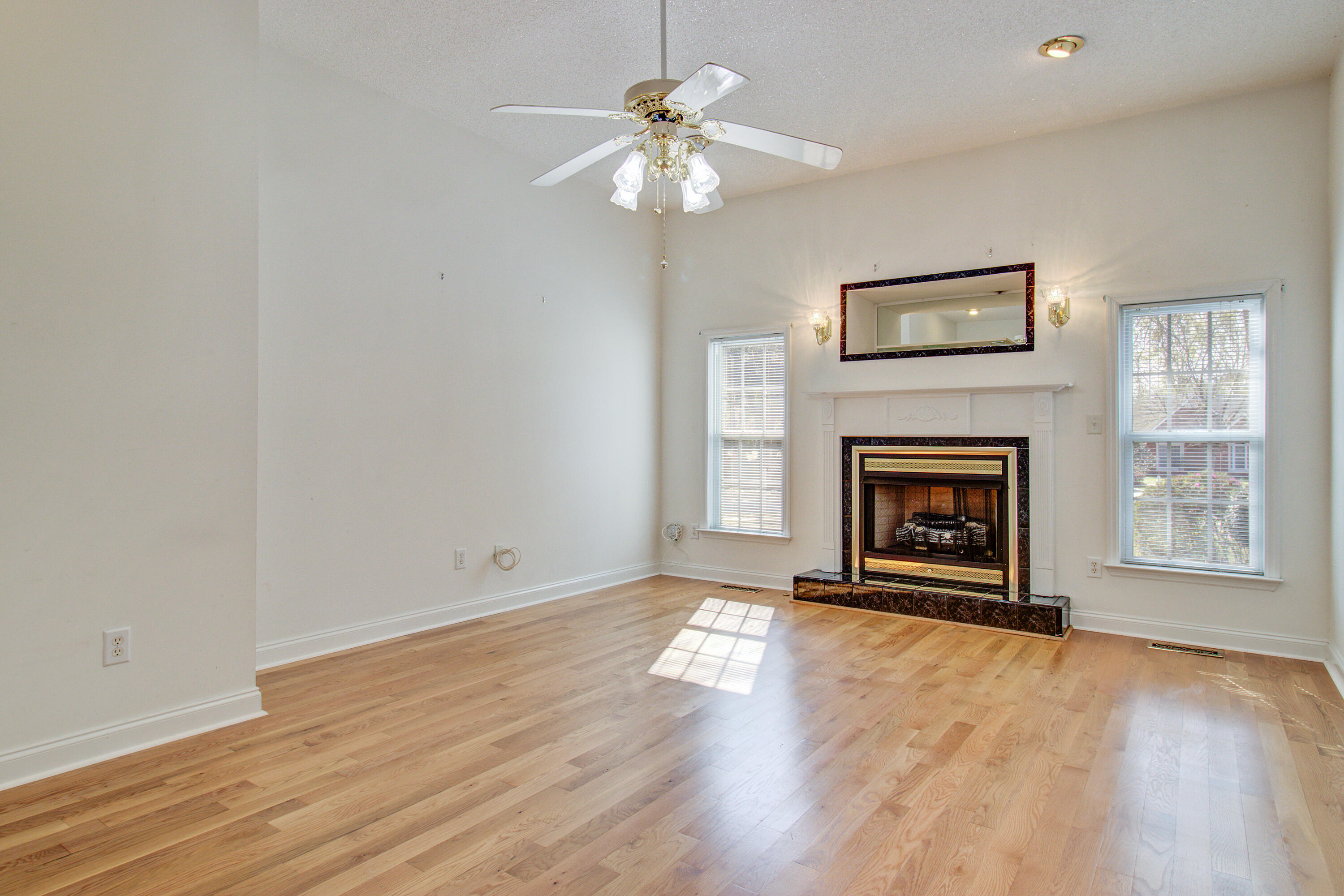 123 Spalding Circle Goose Creek, SC 29445 - Photo 19 of 43 Family/Great Room