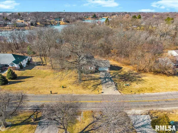 $299,900 | 9320 West Lake Camelot Drive, Mapleton, IL 61547