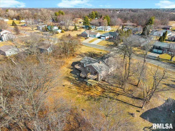 $299,900 | 9320 West Lake Camelot Drive, Mapleton, IL 61547