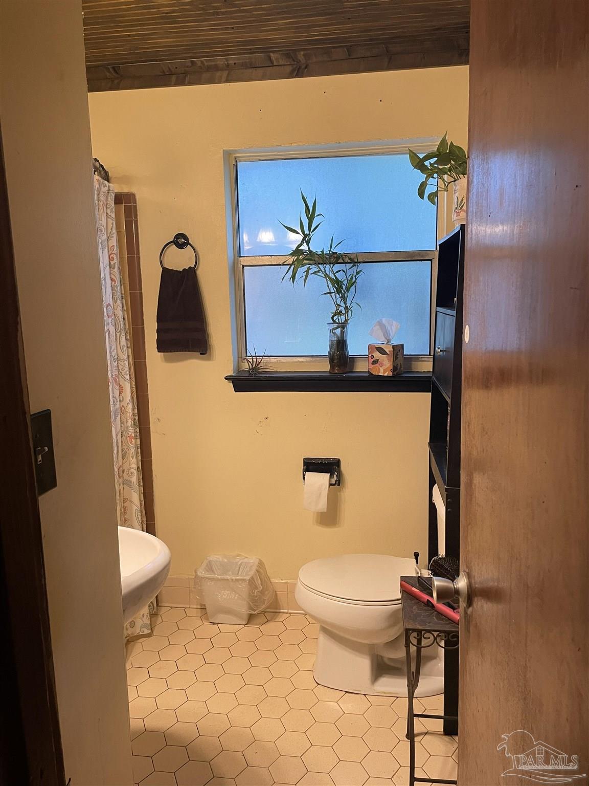 5921 Count Road Pensacola, FL 32503 - Photo 15 of 46