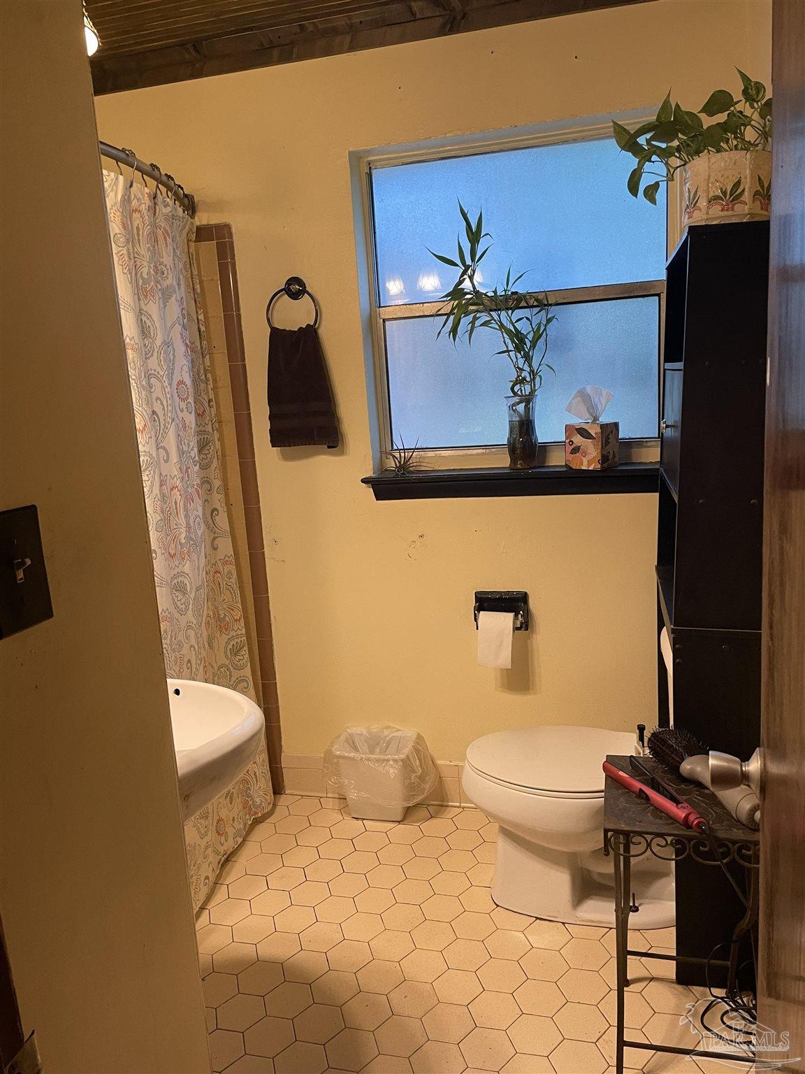 5921 Count Road Pensacola, FL 32503 - Photo 18 of 46