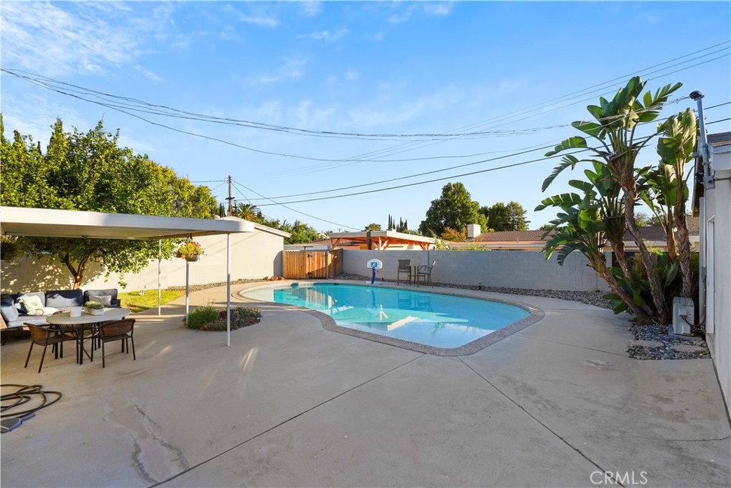 20448 Eccles Street Winnetka, CA 91306 - Photo 30 of 54