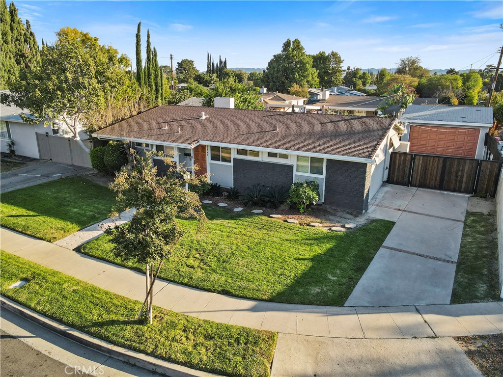 20448 Eccles Street Winnetka, CA 91306 - Photo 3 of 54 a view of a patio front of house