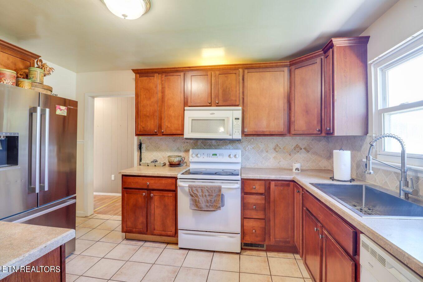 120 Salem Road Oak Ridge, TN 37830 - Photo 8 of 29 Kitchen Extra2