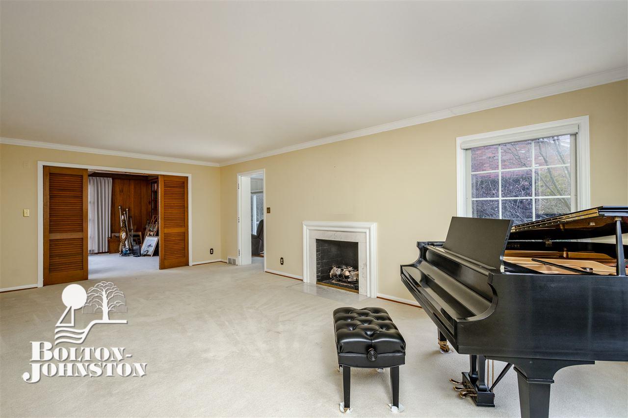 376 Moross Road Grosse Pointe Farms, MI 48236 - Photo 5 of 62