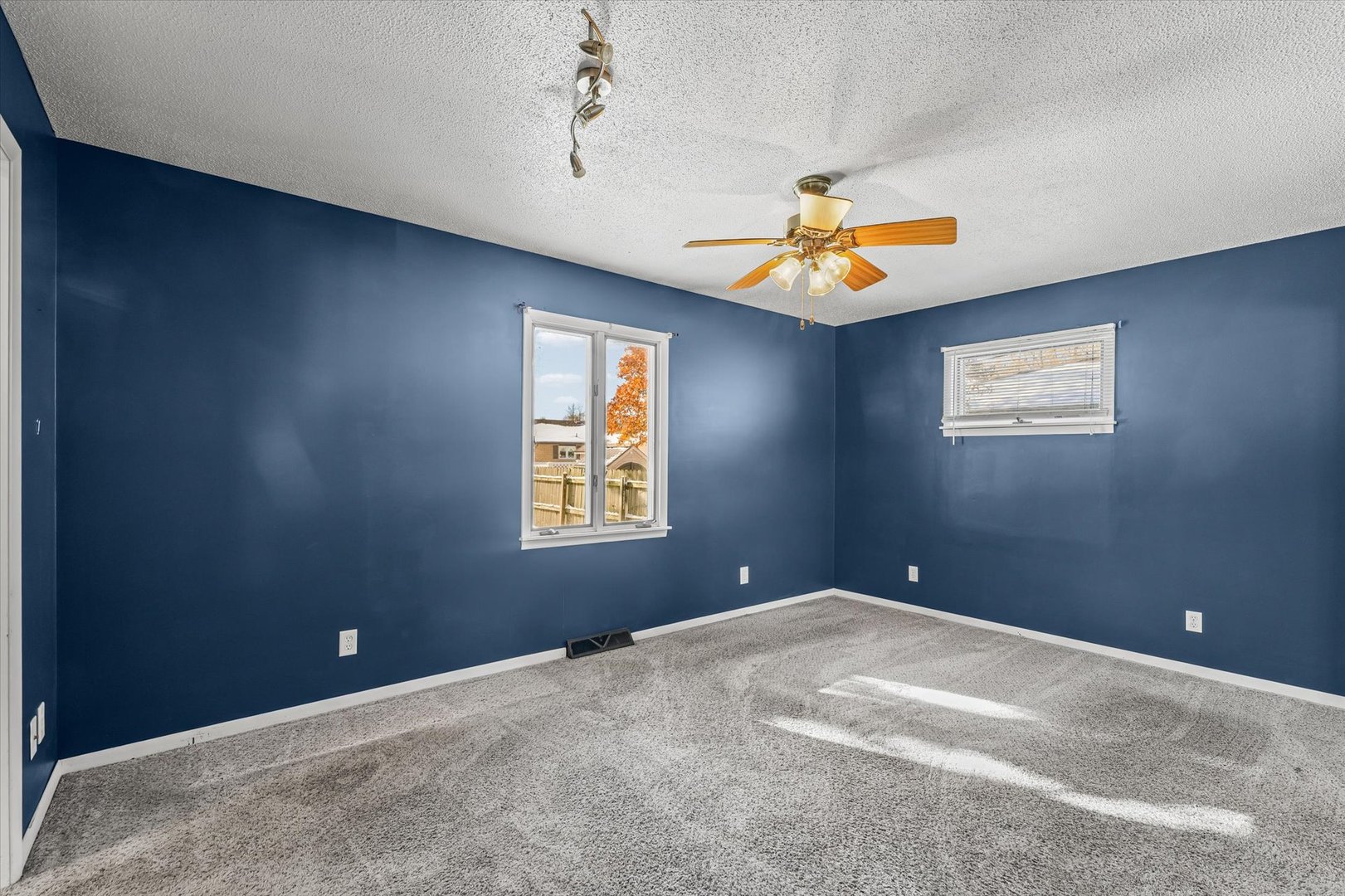 1058 North Drive Rantoul, IL 61866 - Photo 21 of 37 an empty room and a window