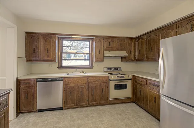 $280,000 | 6120 Lamar Avenue, Mission, KS 66202