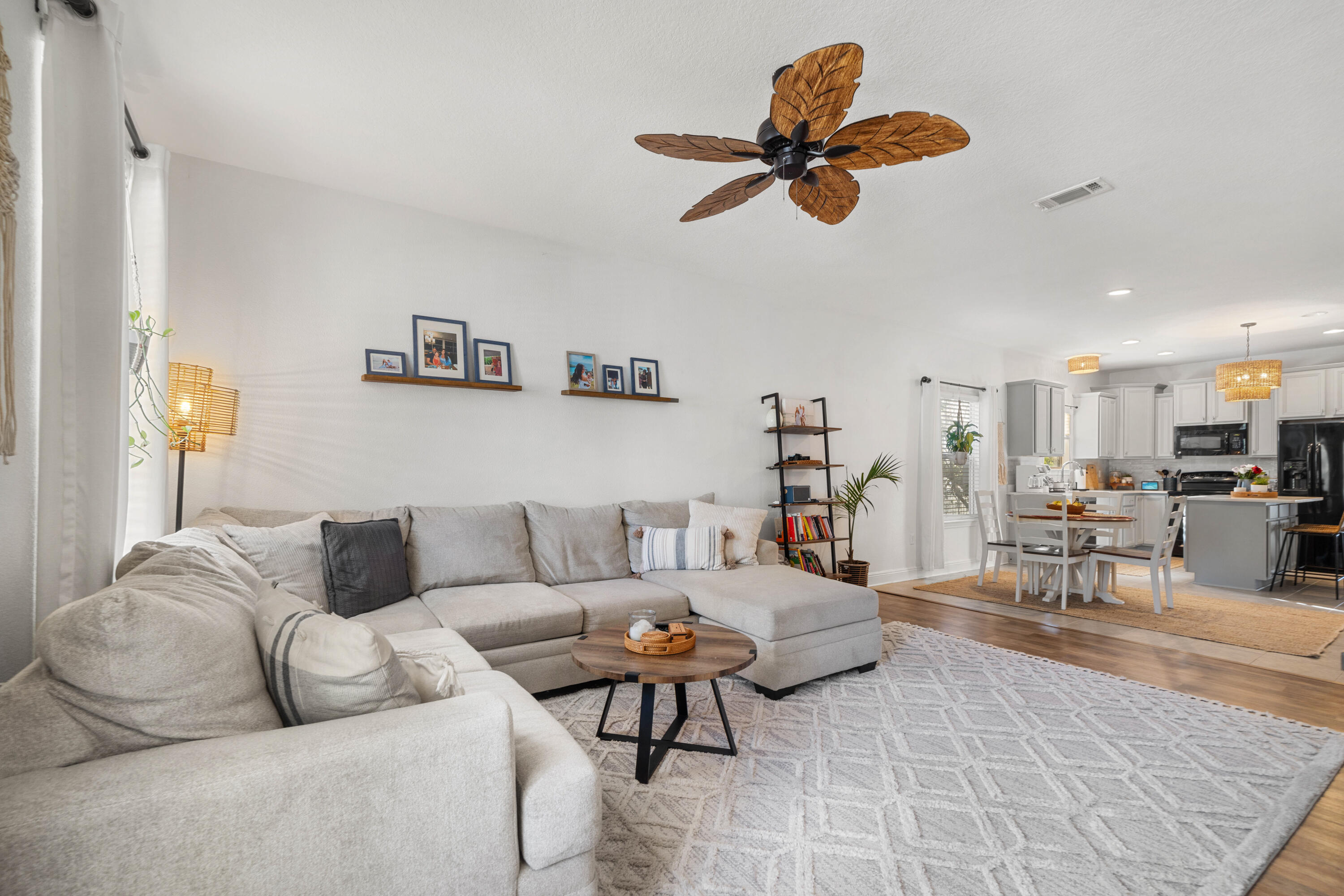 486 Fanny Ann Way Freeport, FL 32439 - Photo 5 of 58 a living room with furniture