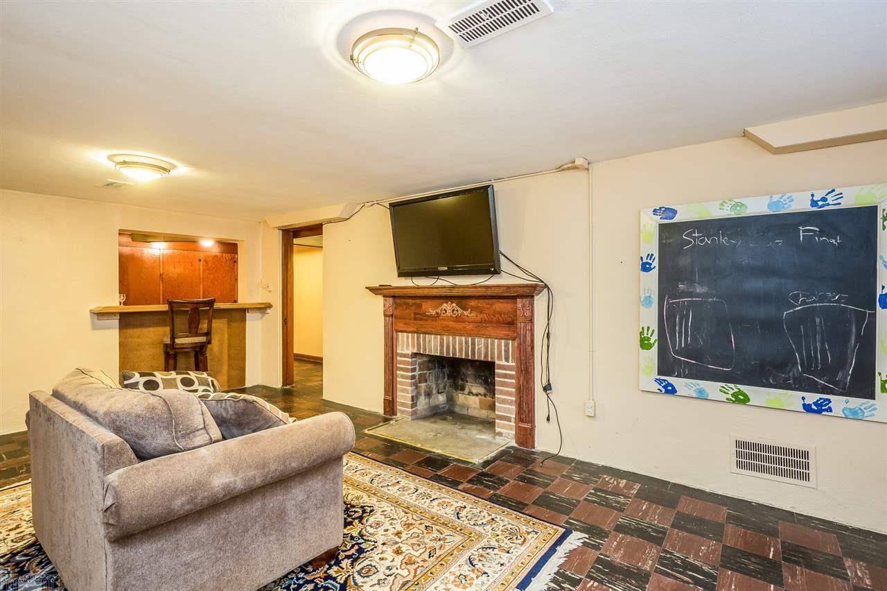 1630 Oxford Road Grosse Pointe Woods, MI 48236 - Photo 40 of 50