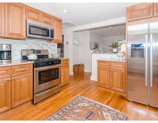 130 Thornton Road Waltham, MA 02453 - Photo 4 of 26 Gallery Image 4
