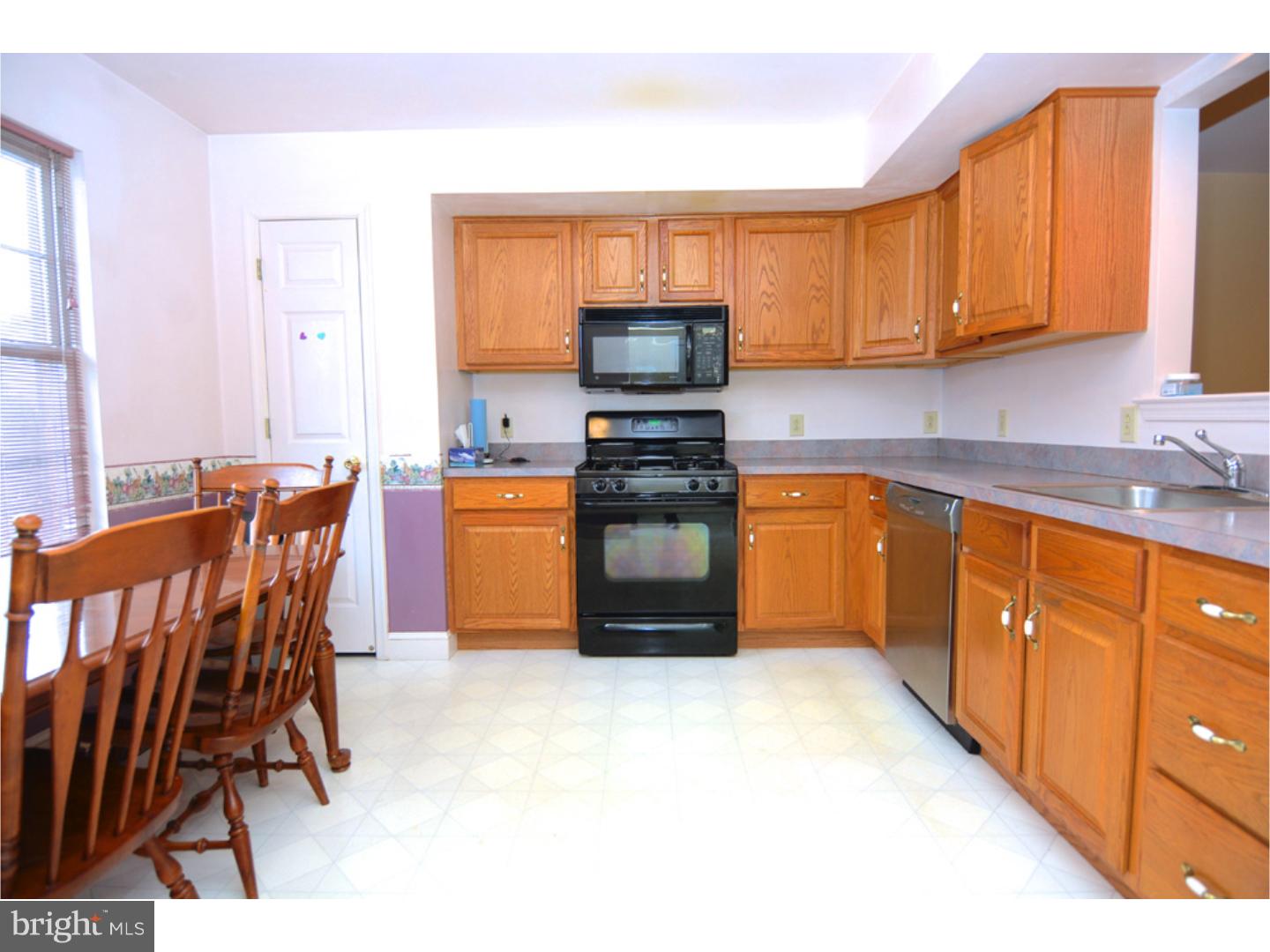 225 Nicole Way Sinking Spring, PA 19608 - Photo 3 of 20