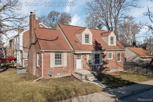 $329,000 | 20701 Toles Lane, Grosse Pointe, MI 48236