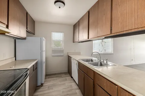 $879,000 | 17859 North 40th Street, Phoenix, AZ 85032