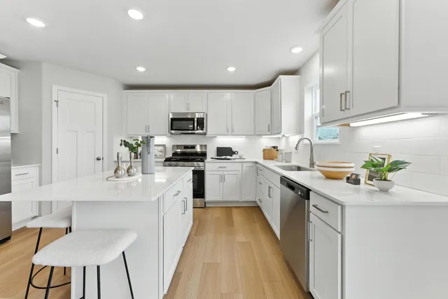 $515,000 | 425 James Parkway, Elko New Market, MN 55054