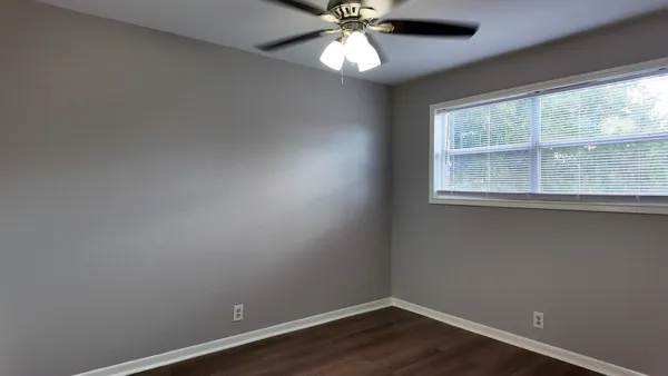 $950 | 2102 5th Avenue North, Unit 10, Texas City, TX 77590