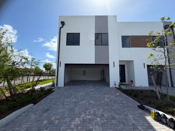 $560,000 | 120 Northwest 15th Place, Unit 1548, Pompano Beach, FL 33060