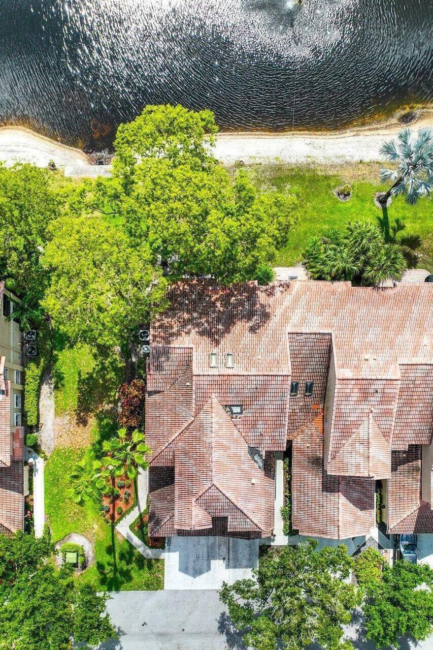 23158 Island View, Unit 2 Boca Raton, FL 33433 - Photo 3 of 36 044-23158IslandView-APT2-BocaRaton-FL-33