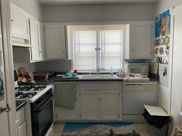 $1,050 | 2020 South 82nd Street, West Allis, WI 53219