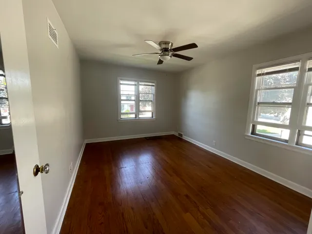 $1,050 | 2020 South 82nd Street, West Allis, WI 53219