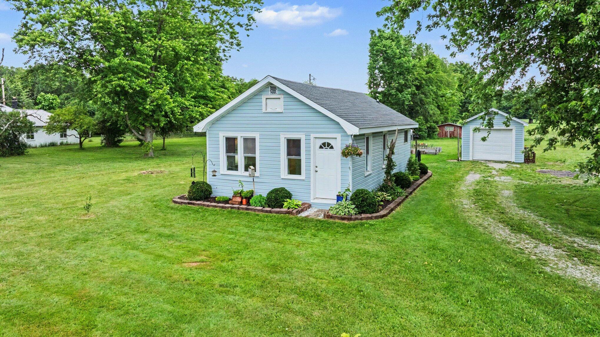 64311 Lutz Road Constantine, MI 49042 - Photo 3 of 26 003_file_7000