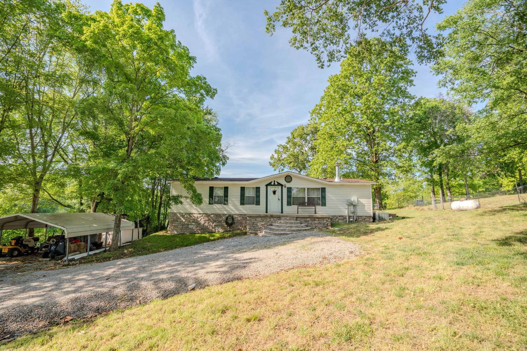 875 Waterloo Road Westpoint, TN 38486 - Photo 3 of 89