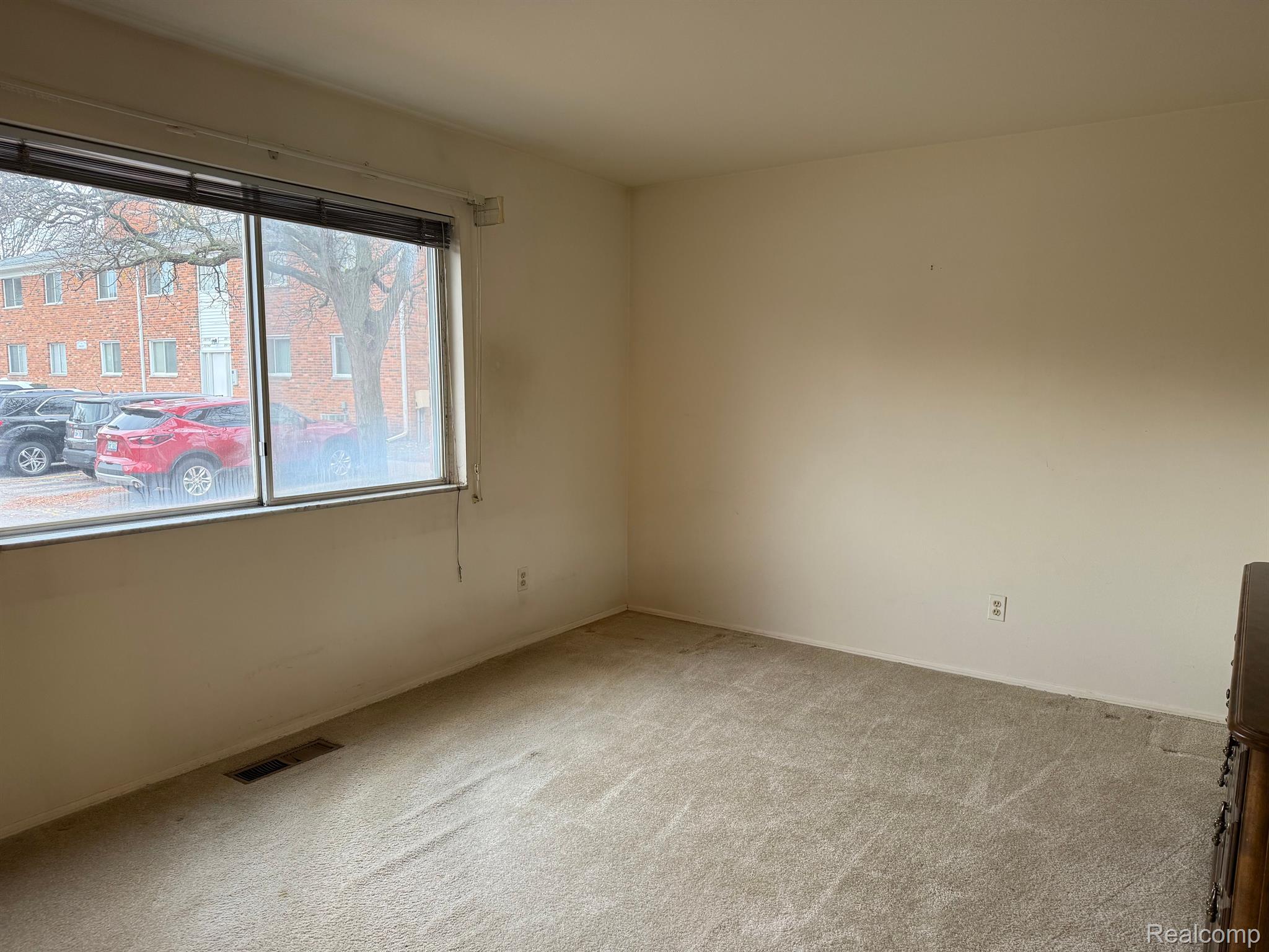 29566 Hoover Road Warren, MI 48093 - Photo 10 of 16 Gallery Image 10