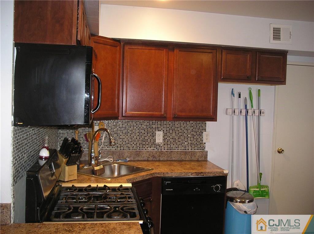 183 Evergreen Road, Unit 6B Edison, NJ 08837 - Photo 10 of 17 Gallery Image 10