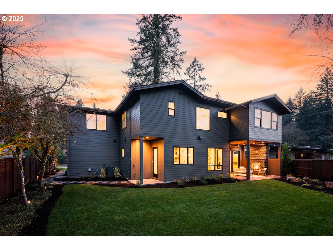 4401 Cobb Way Lake Oswego, OR 97035 - Photo 25 of 28 Backyard