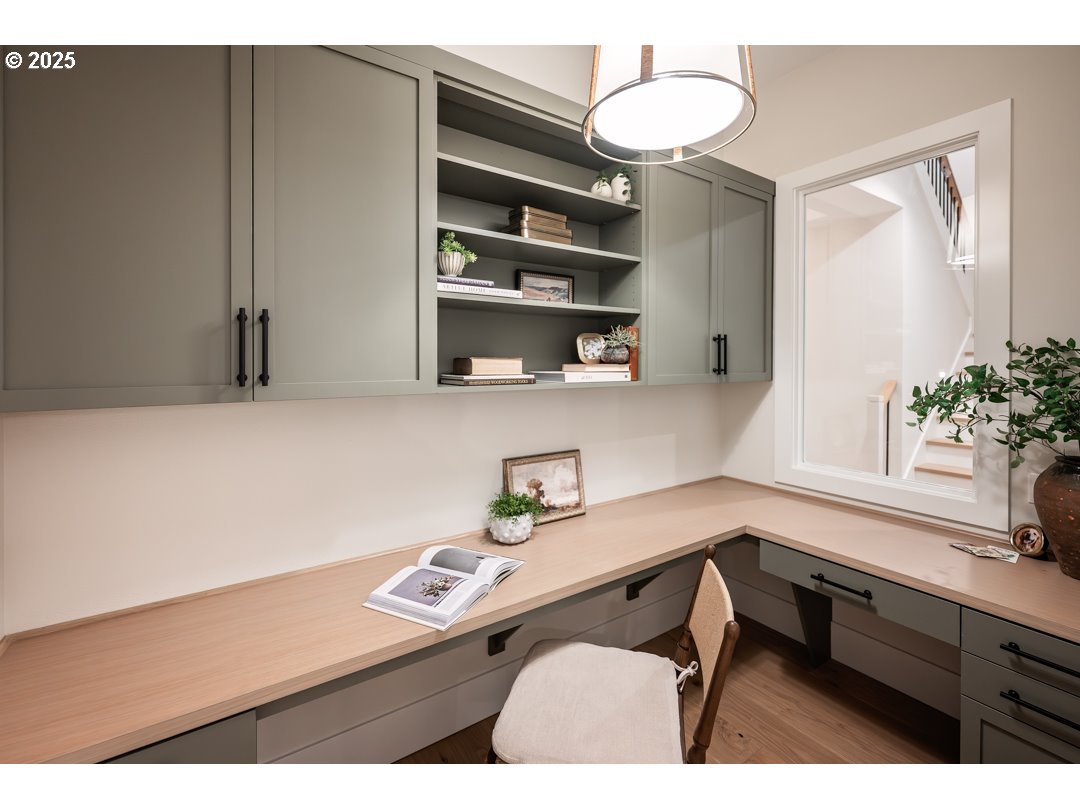 4401 Cobb Way Lake Oswego, OR 97035 - Photo 4 of 28 Den/Office