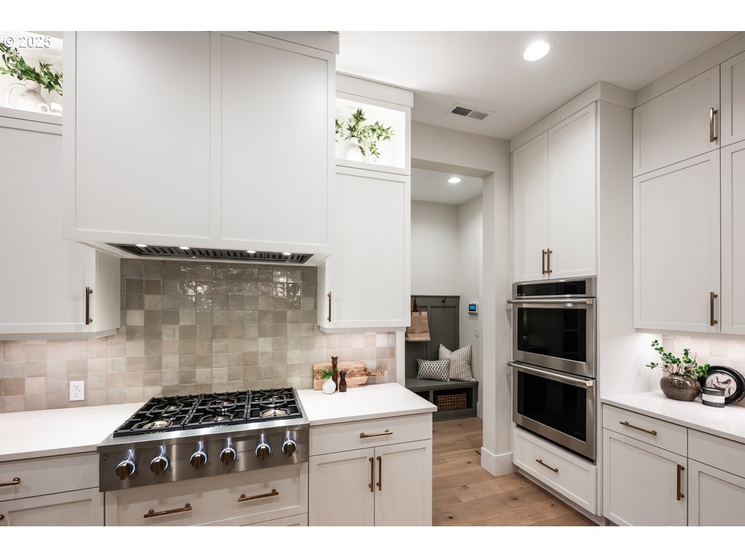 4401 Cobb Way Lake Oswego, OR 97035 - Photo 10 of 28 Kitchen